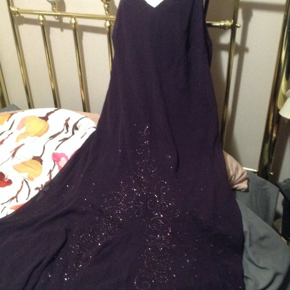 Formal dress - Picture 2 of 8